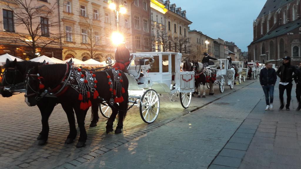 Apartament Feniks Stare Miasto Cracovia Exterior foto